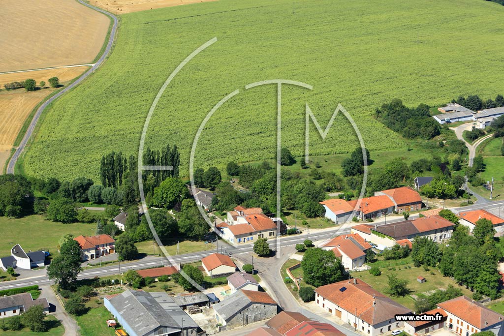 Photo arienne de Les Trois-Domaines (Issoncourt)
