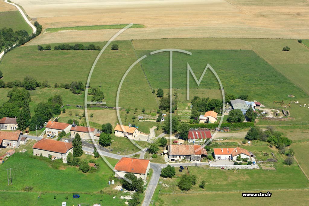 Photo arienne de Les Trois-Domaines (Mondrecourt)