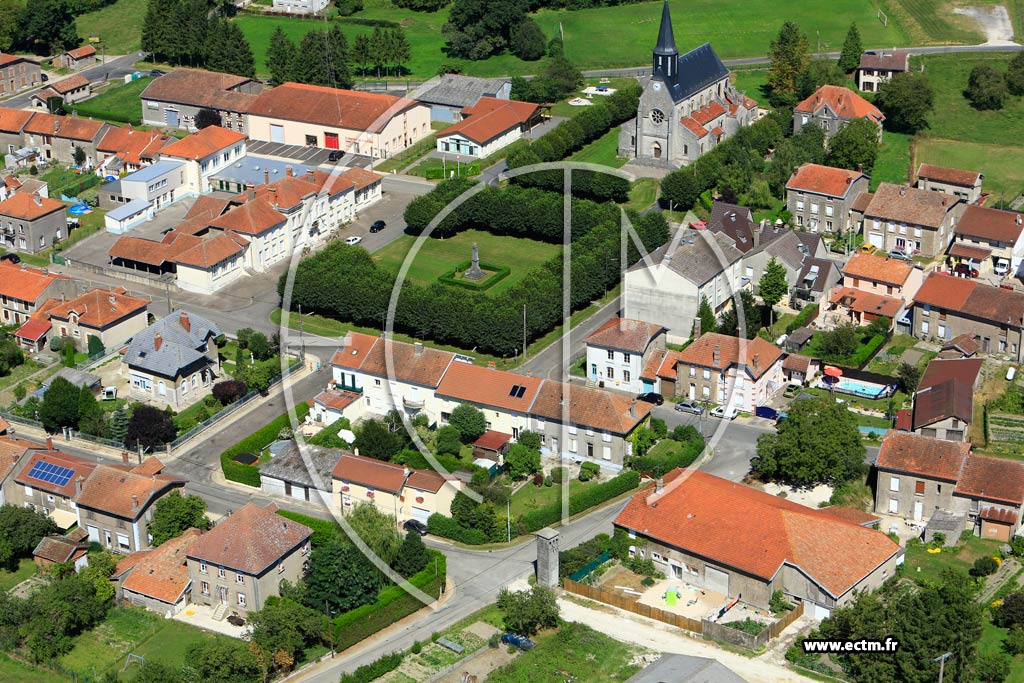 Photo arienne de Montfaucon-d'Argonne