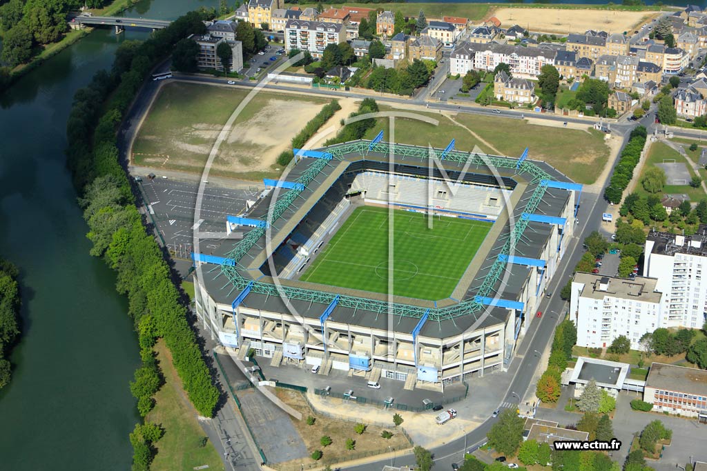 Photo arienne de Sedan (Stade Louis-Dugauguez)