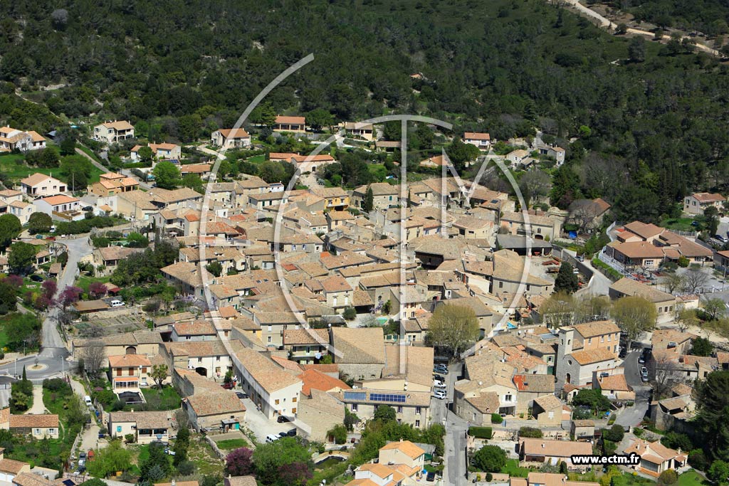 Photo arienne de Nages-et-Solorgues