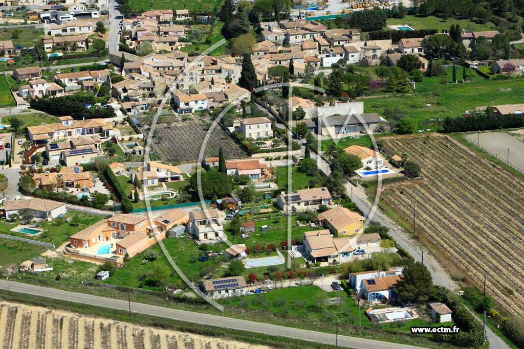 Photo arienne de Nages-et-Solorgues (Solorgues)