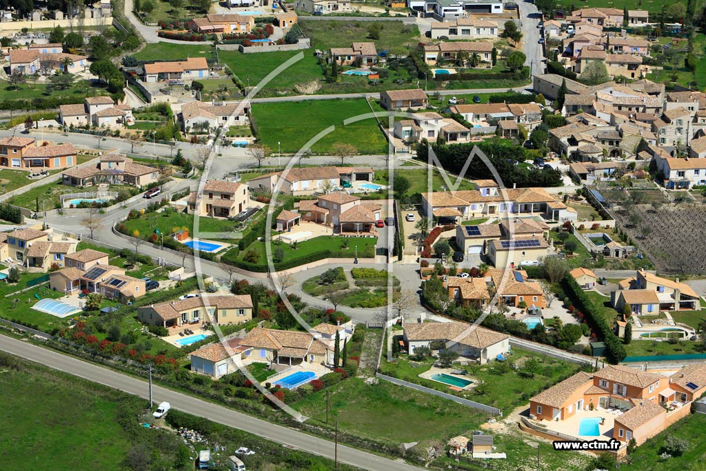 Photo arienne de Nages-et-Solorgues (Solorgues)