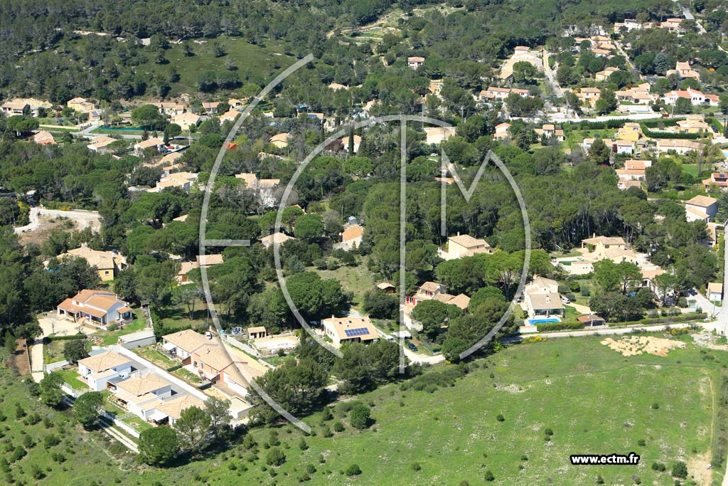 Photo arienne de Nages-et-Solorgues (Solorgues)