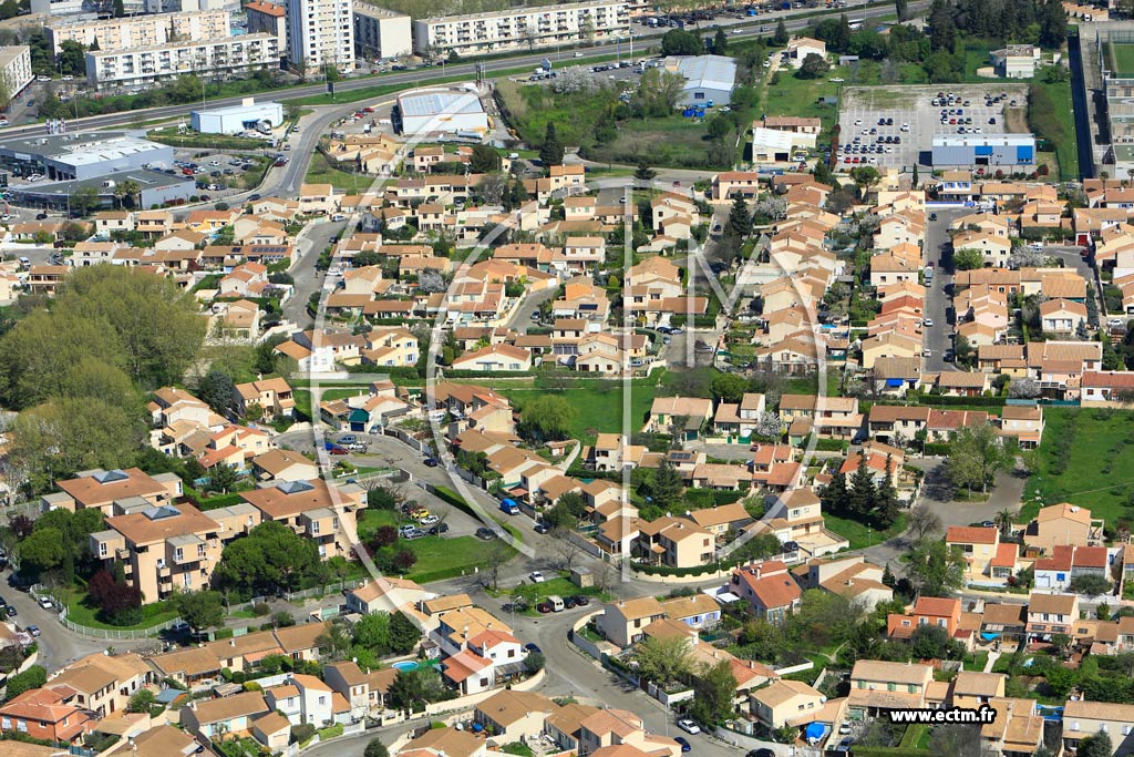 Photo arienne de Nmes (Le Mas de Possac)