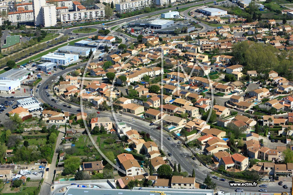 Photo arienne de Nmes (Le Mas de Possac)