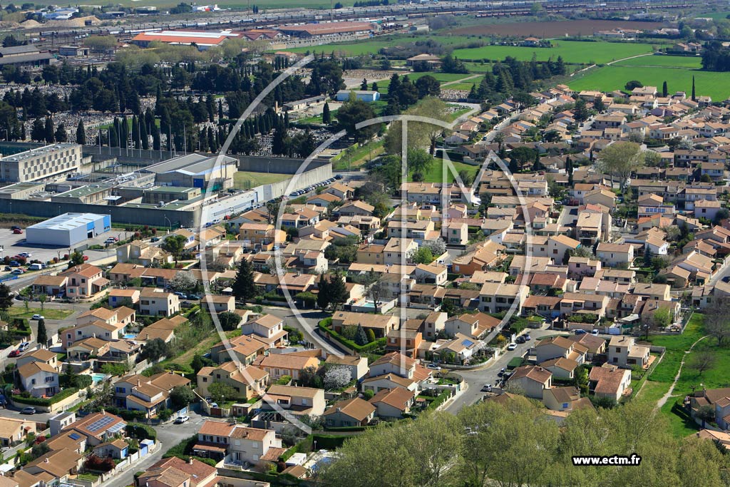 Photo arienne de Nmes (Le Mas de Possac)