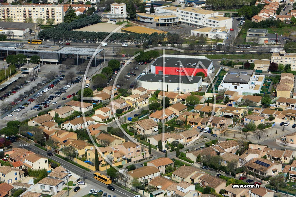 Photo arienne de Nmes (Mas de Ville)