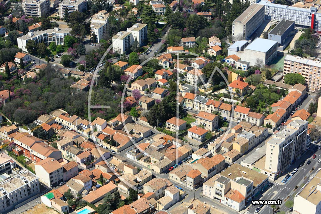 Photo arienne de Nmes (Puech du Teil)