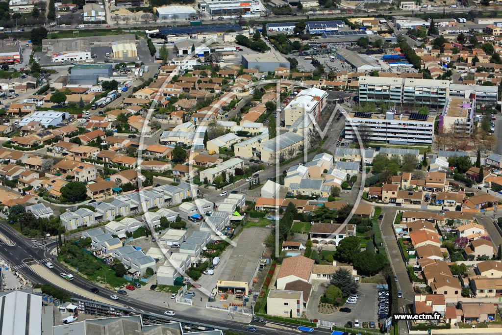 Photo arienne de Nmes (Saint-Csaire)