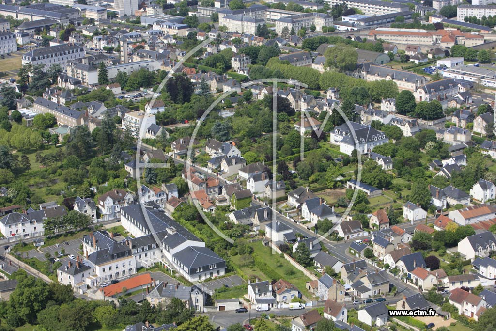 Photo arienne de Blois (Basilique)