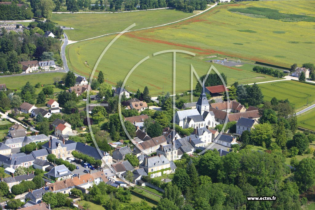 Photo arienne de Cellettes (Eglise)