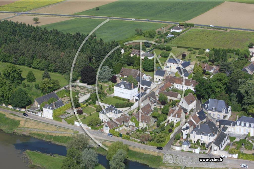 Photo arienne de Cour-sur-Loire (Le Vivier)