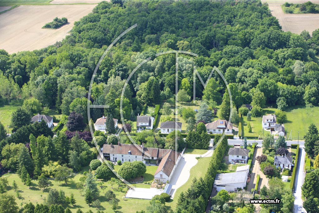 Photo arienne de Huisseau-sur-Cosson (Route de Chambord Est)