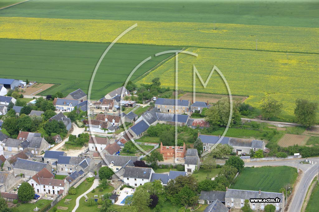 Photo arienne de La Chapelle-Saint-Martin-en-Plaine (Villefriou)