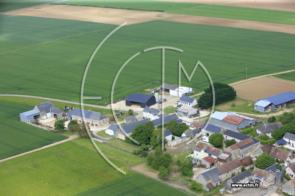 Photo arienne de La Chapelle-Saint-Martin-en-Plaine (Villefriou)