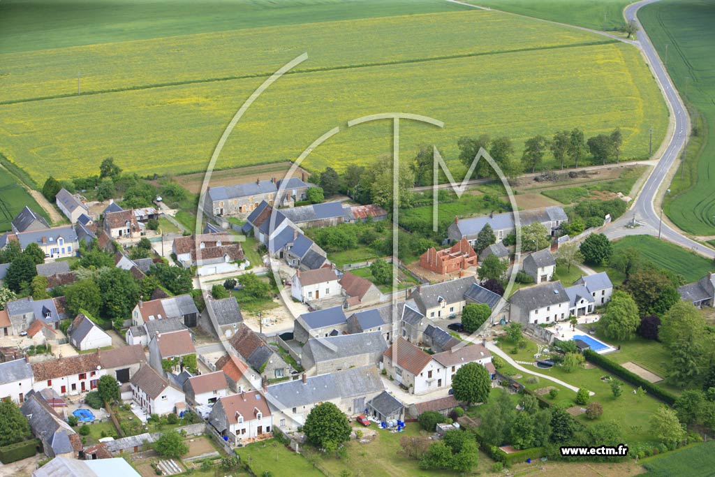 Photo arienne de La Chapelle-Saint-Martin-en-Plaine (Villefriou)