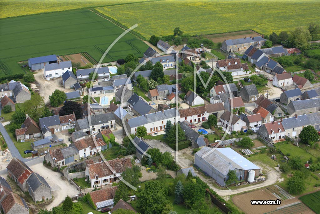 Photo arienne de La Chapelle-Saint-Martin-en-Plaine (Villefriou)