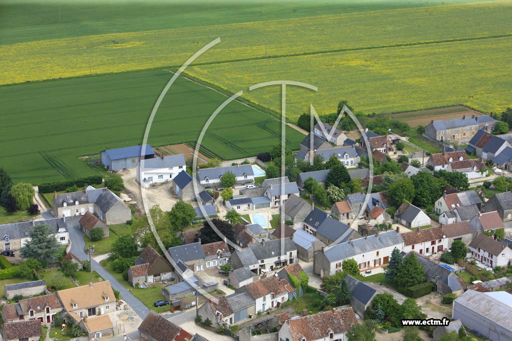 Photo arienne de La Chapelle-Saint-Martin-en-Plaine (Villefriou)
