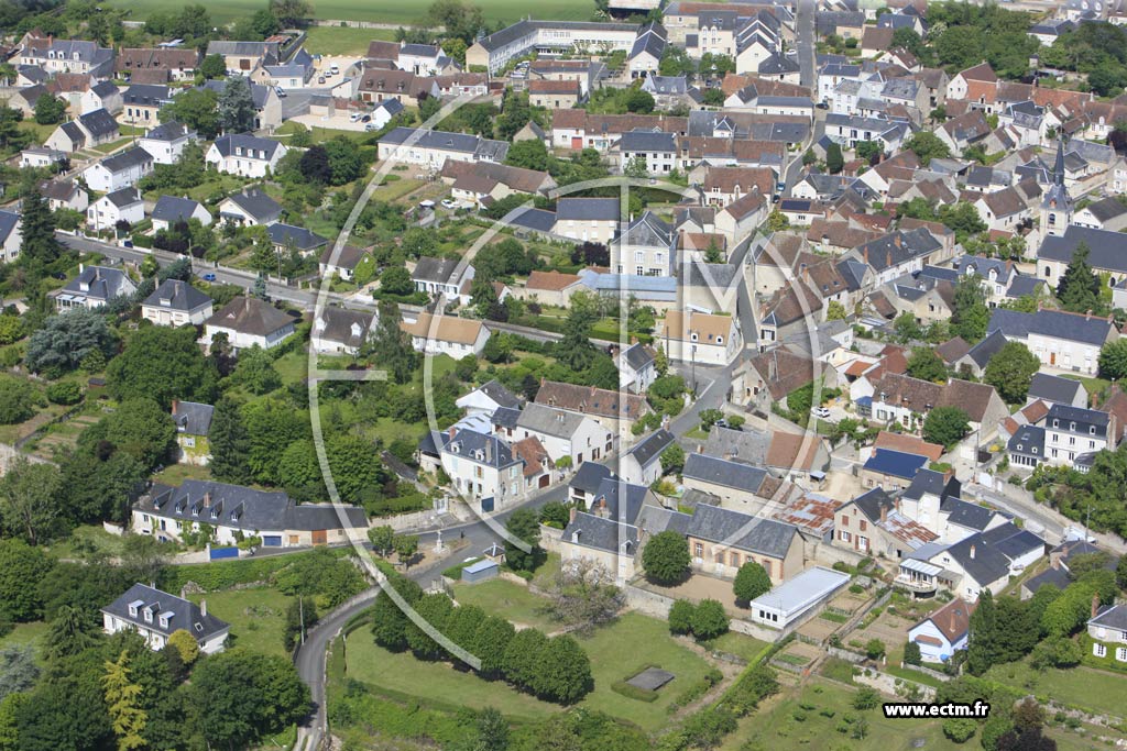 Photo arienne de La Chausse-Saint-Victor (Eglise)