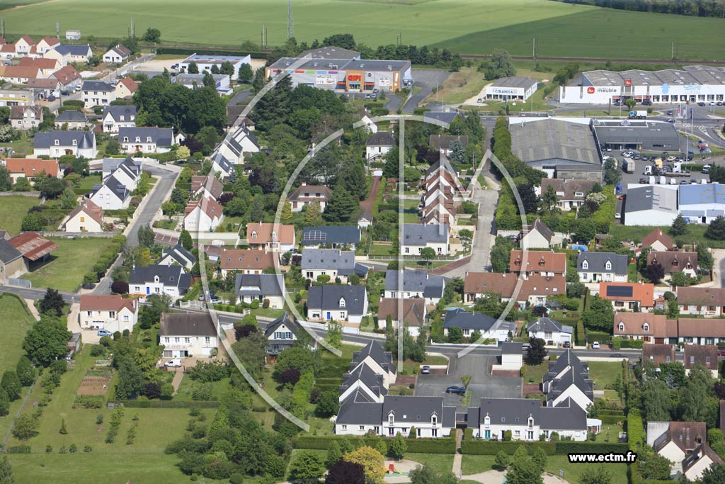 Photo arienne de La Chausse-Saint-Victor (Grves)