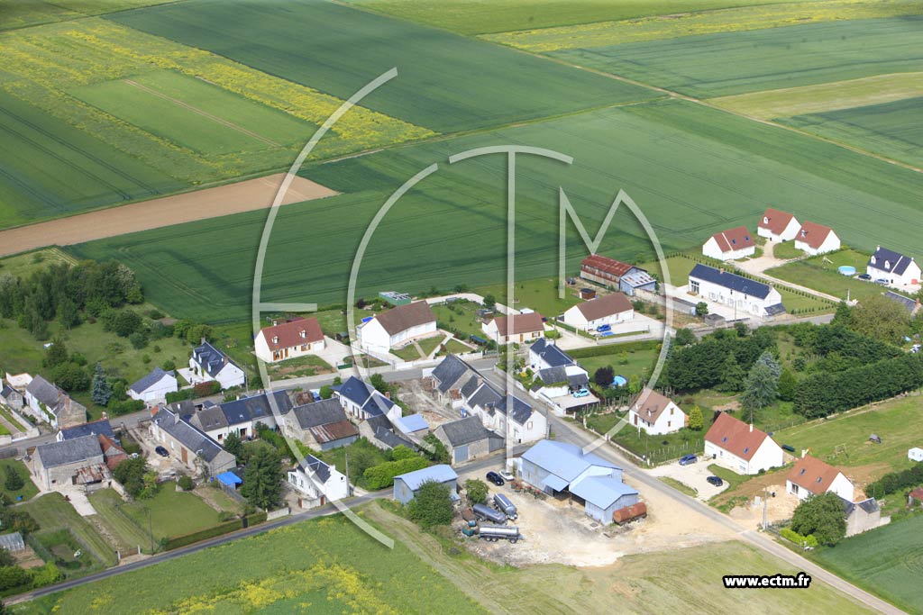 Photo arienne de Maves (Villetard)