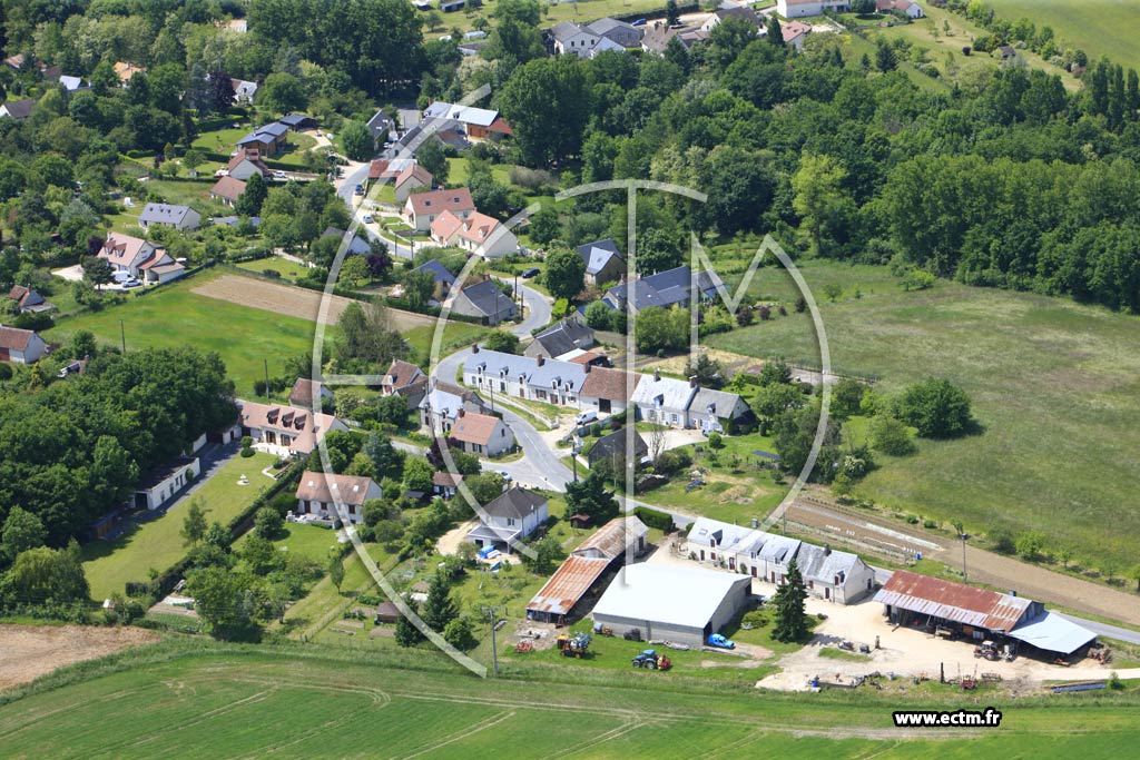 Photo arienne de Monthou-sur-Bivre (Valaire)