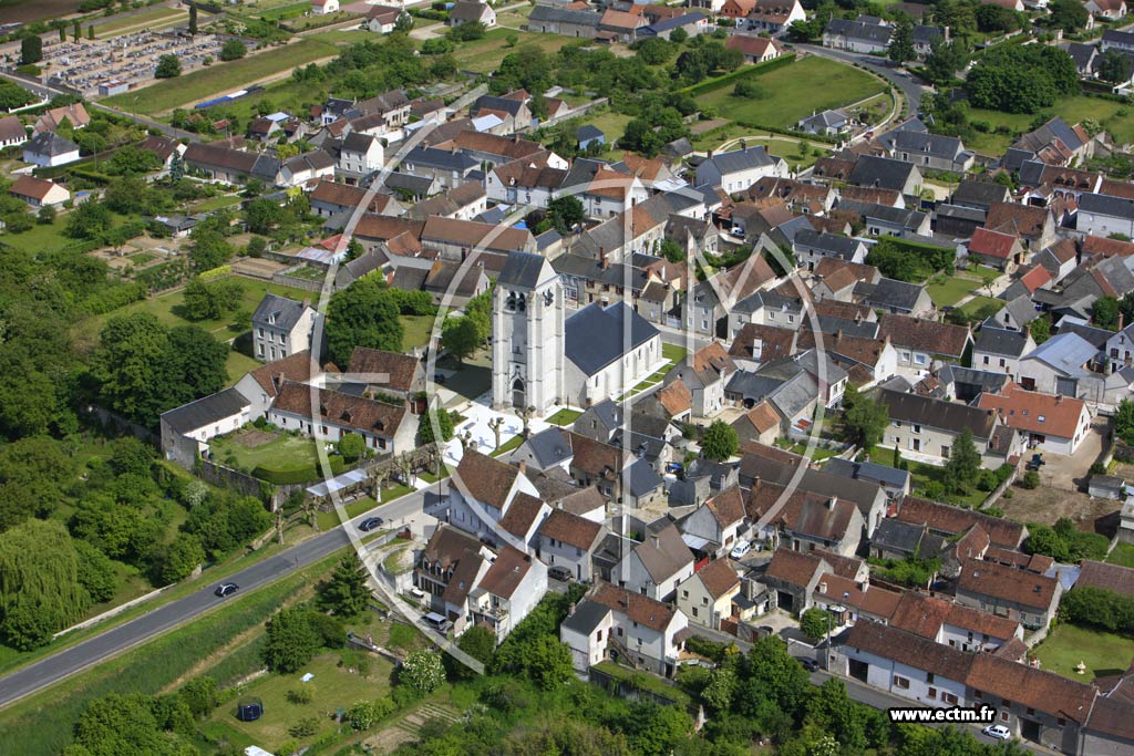 Photo arienne de Montlivault (Eglise)
