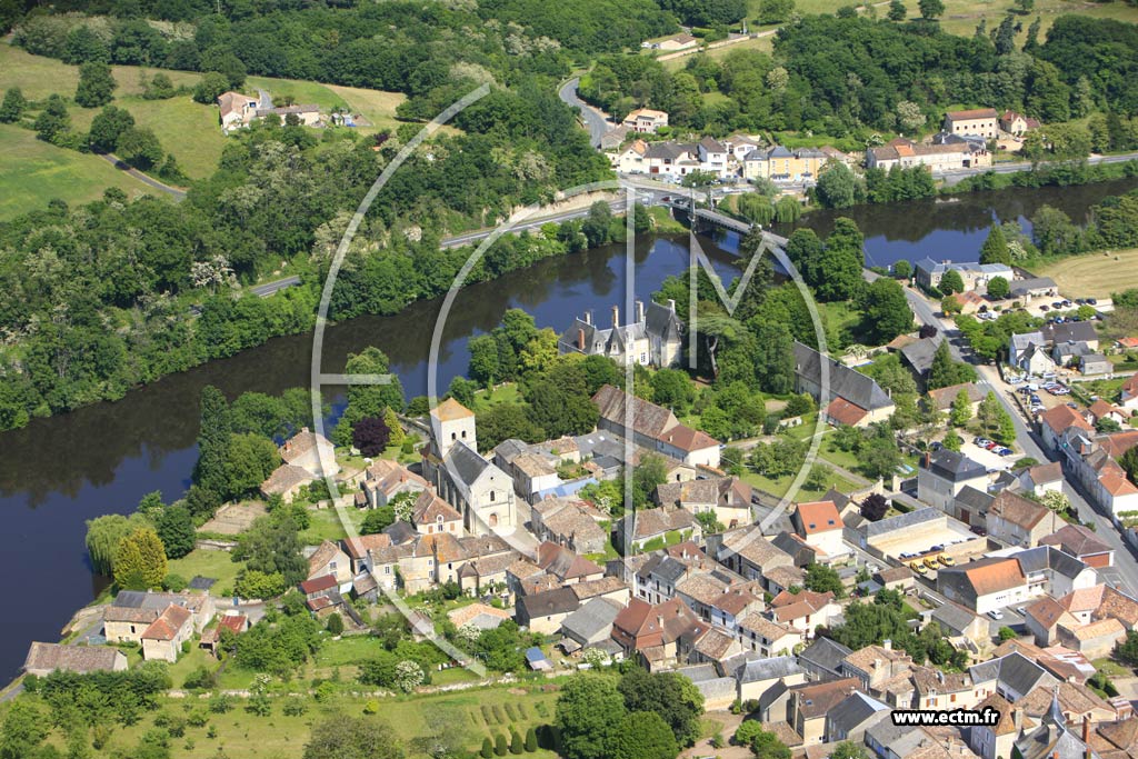 Photo arienne de Bonneuil-Matours (Centre)