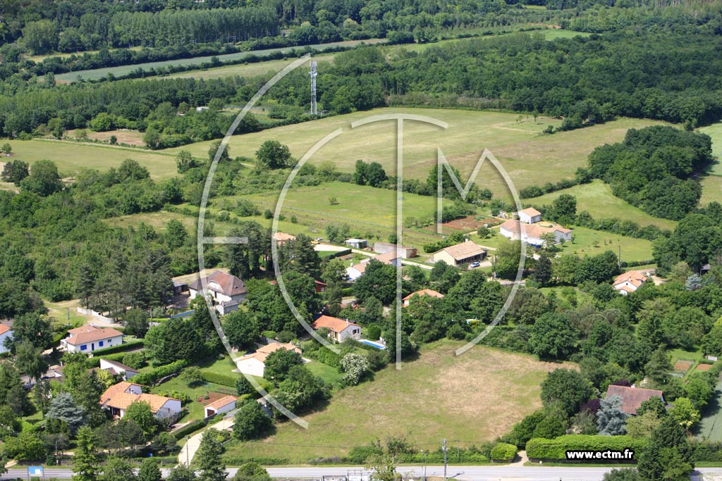 Photo arienne de Chteau-Larcher (Saint Georges)
