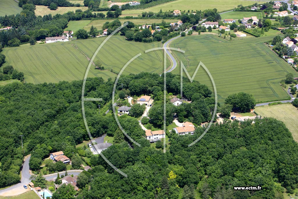 Photo arienne de Iteuil (Aigne)