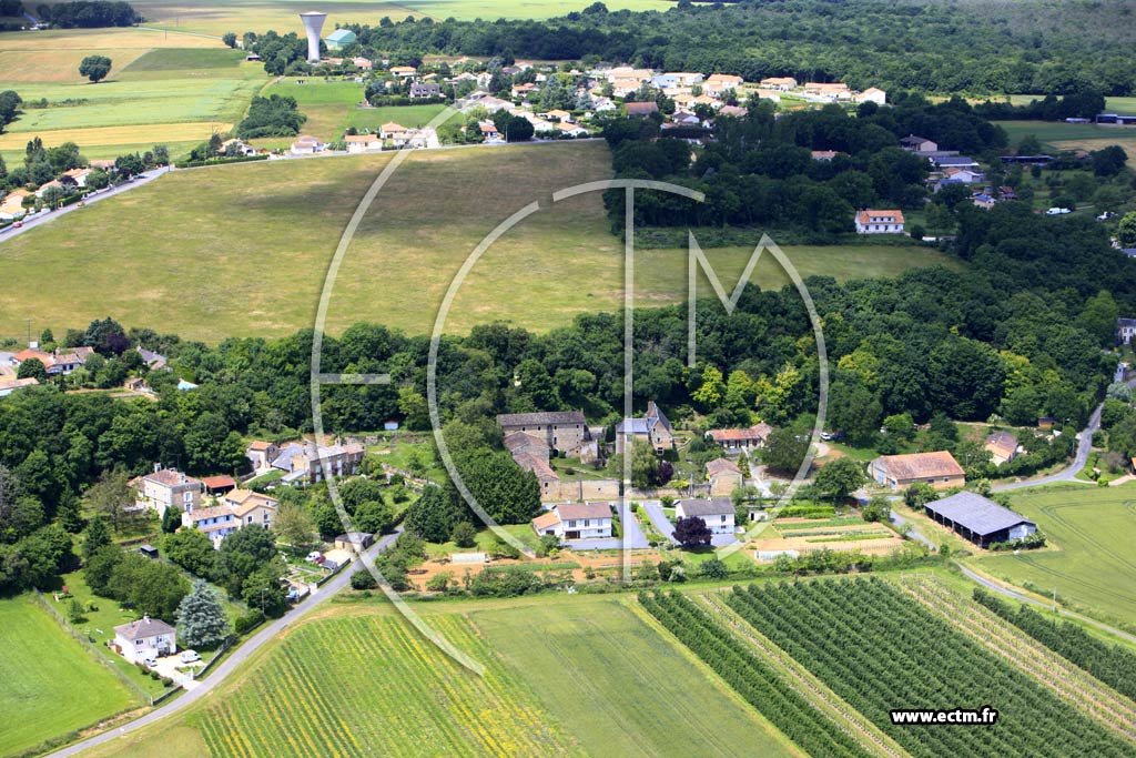 Photo arienne de Iteuil (Bernay)