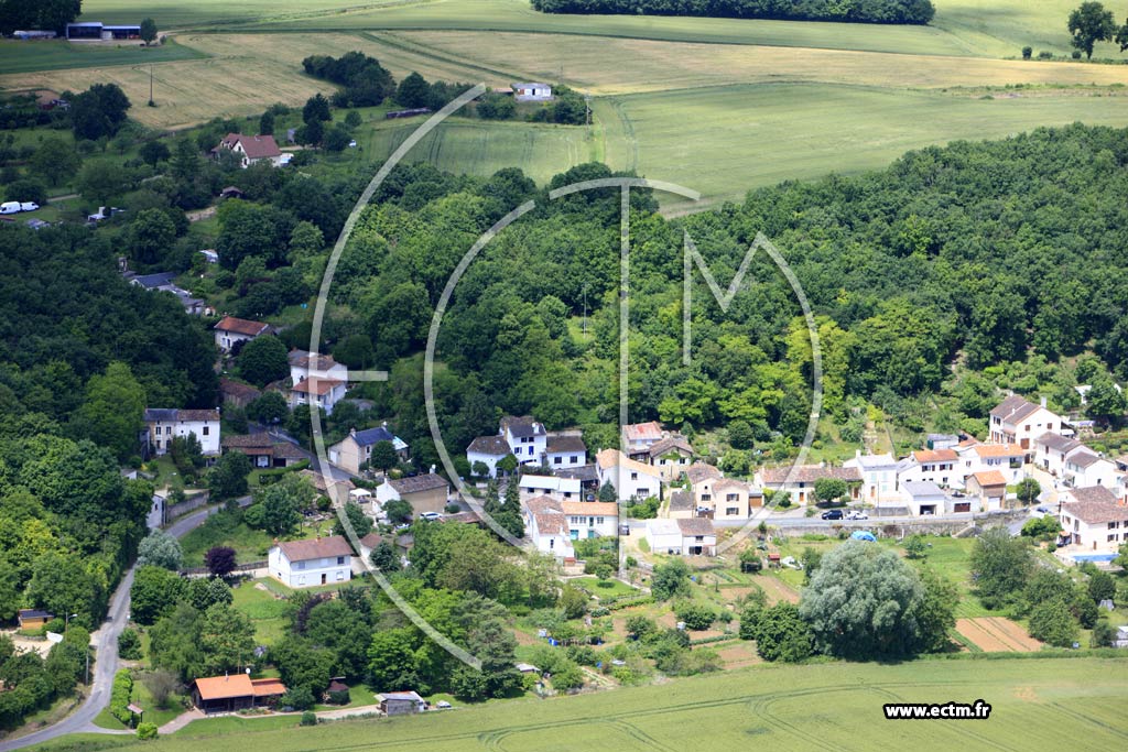 Photo arienne de Iteuil (Bernay)