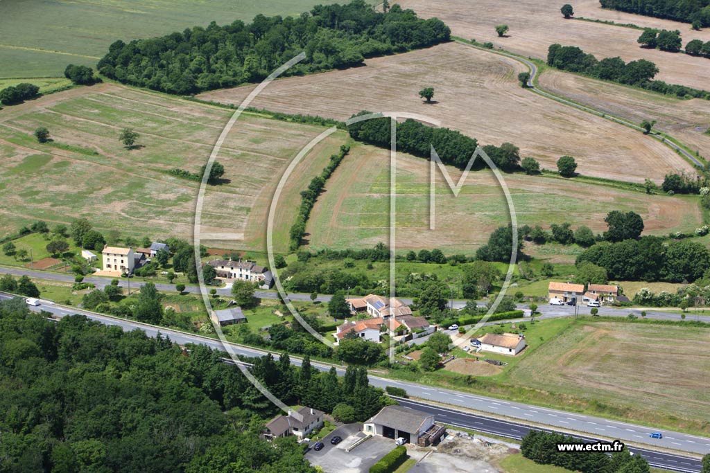 Photo arienne de Iteuil (Ruffigny)