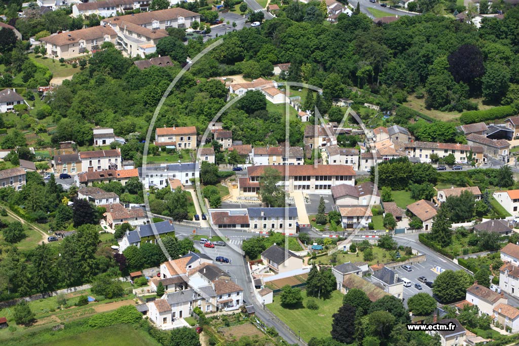 Photo arienne de Ligug
