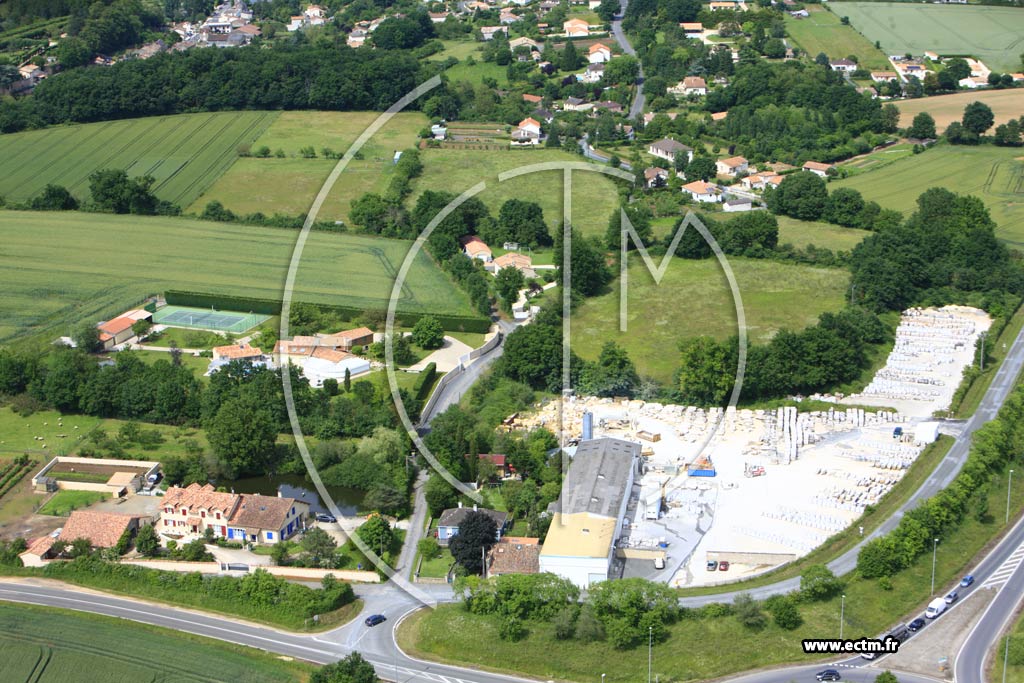 Photo arienne de Lusignan