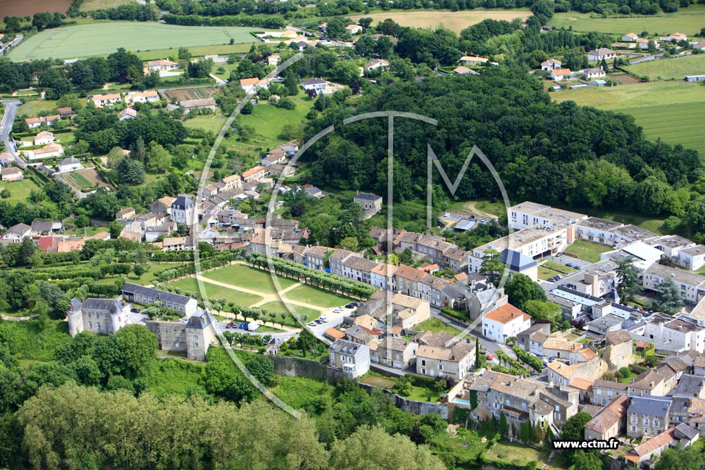 Photo arienne de Lusignan