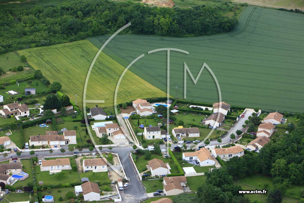 Photo arienne de Mign-Auxances (Limbre)