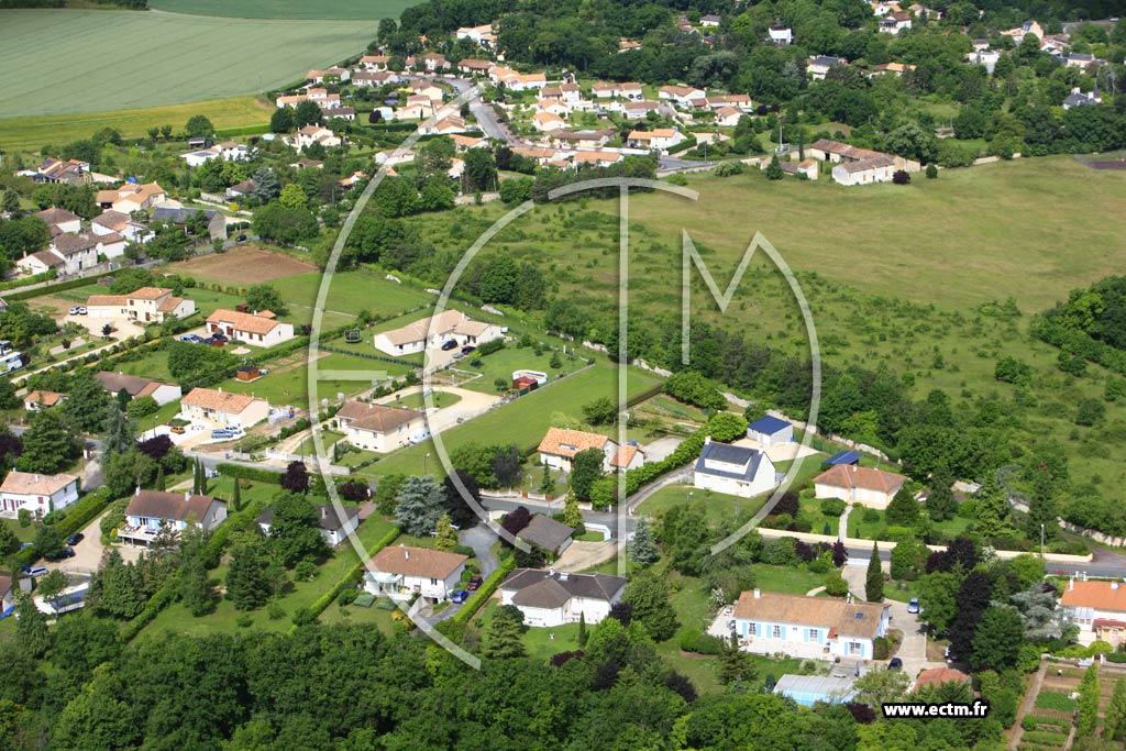 Photo arienne de Mign-Auxances (Limbre)
