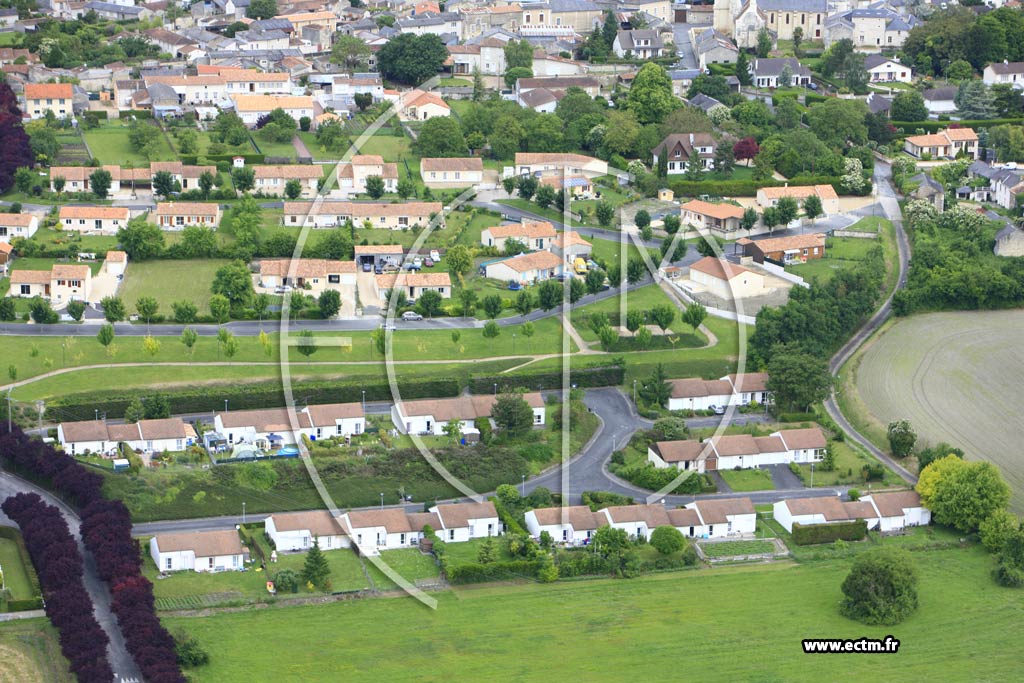 Photo arienne de Mirebeau