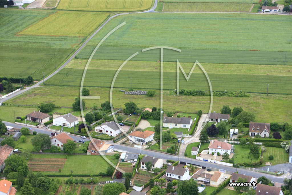Photo arienne de Neuville-de-Poitou