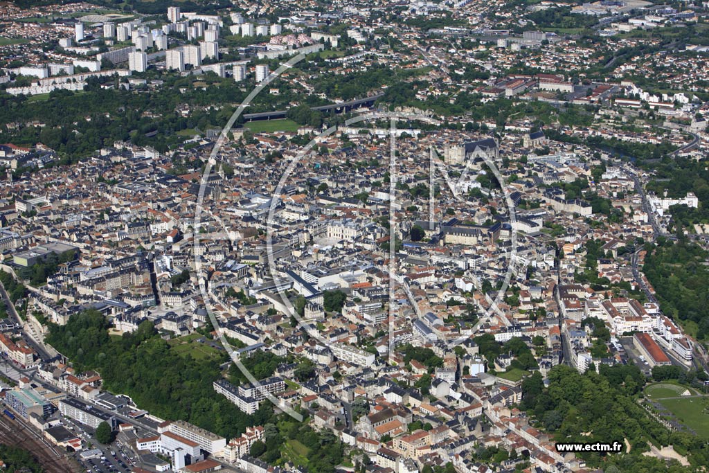 Photo arienne de Poitiers