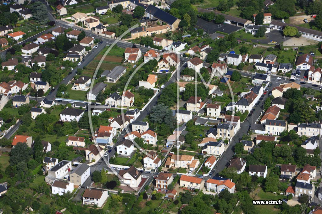 Photo arienne de Poitiers (Montmidi)