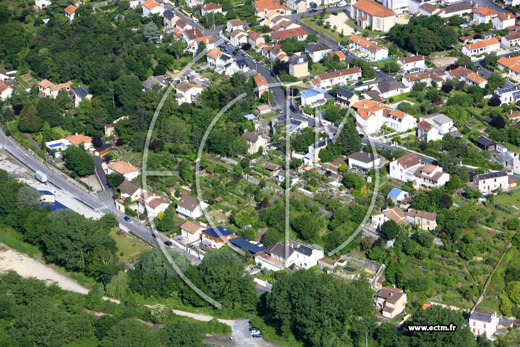 Photo arienne de Poitiers (Montmidi)