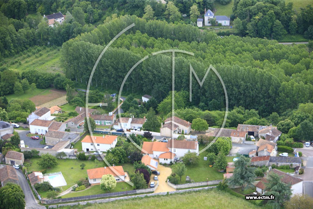 Votre photo aérienne - Quinçay (Masseuil) - 3662397634939