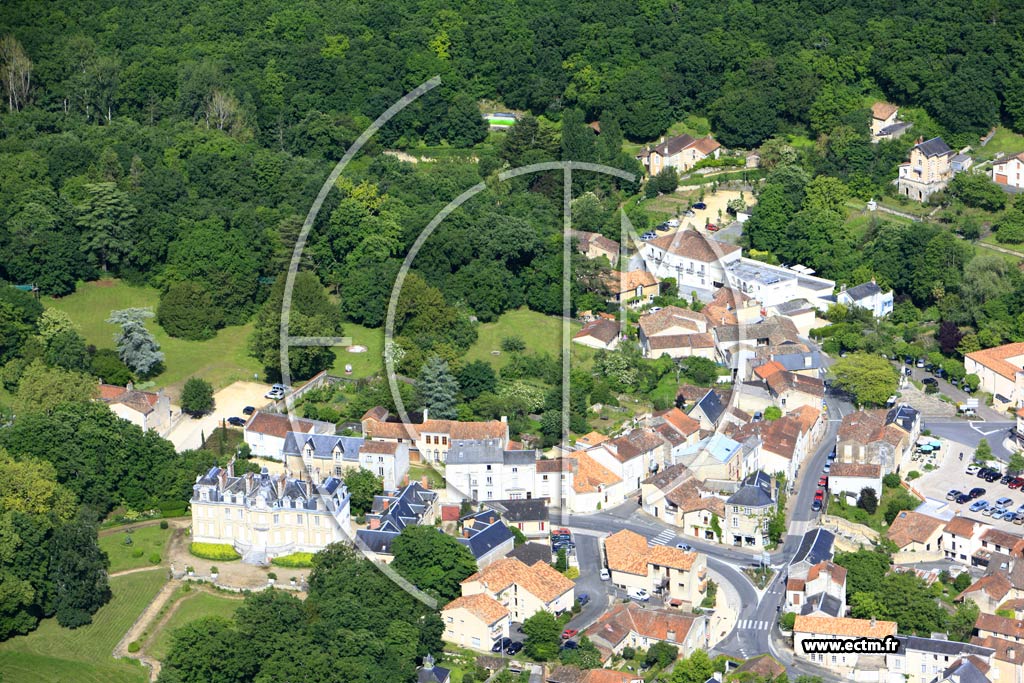 Photo arienne de Saint-Benot (Bourg)