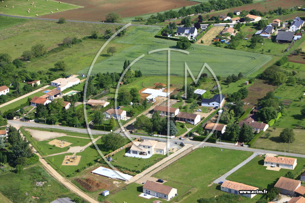 Photo arienne de Saint-Georges-ls-Baillargeaux (Champ de Gain)
