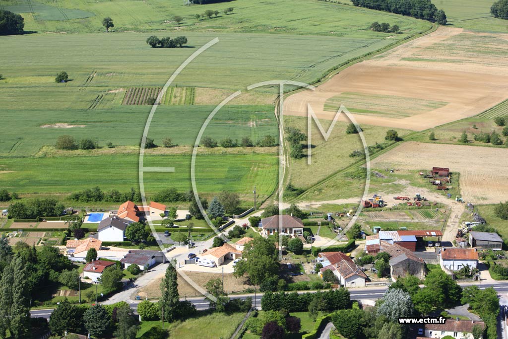 Photo arienne de Saint-Julien-l'Ars