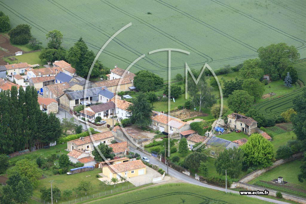 Photo arienne de Vendeuvre-du-Poitou