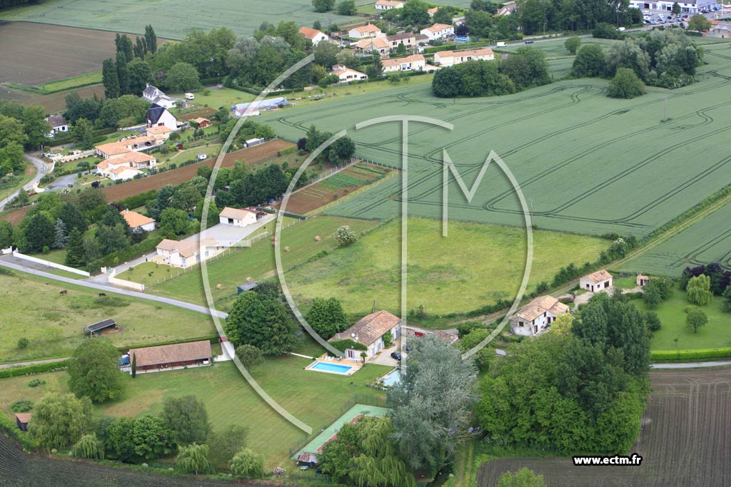 Photo arienne de Vendeuvre-du-Poitou